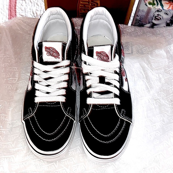 🏷️ BNIB Vans SK8-Mid w/Red Flower’s Embroidered-Sz 8~NEVER WORN! - Picture 6 of 11